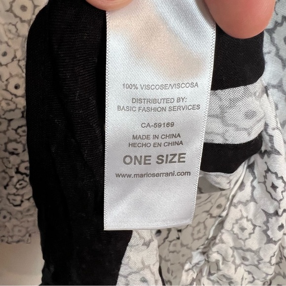 Mario Serrani Ladies' B+W Fashion Wrap One Size - Picture 3 of 10